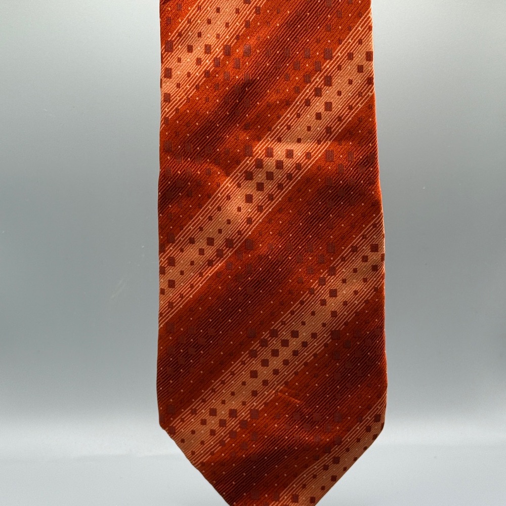 David Taylor Rust and Copper Patterned Tie 100% Silk